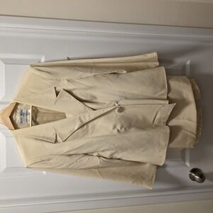 Daymor Couture C Mercedes Ferreira Blazer and Skirt Set in Cream